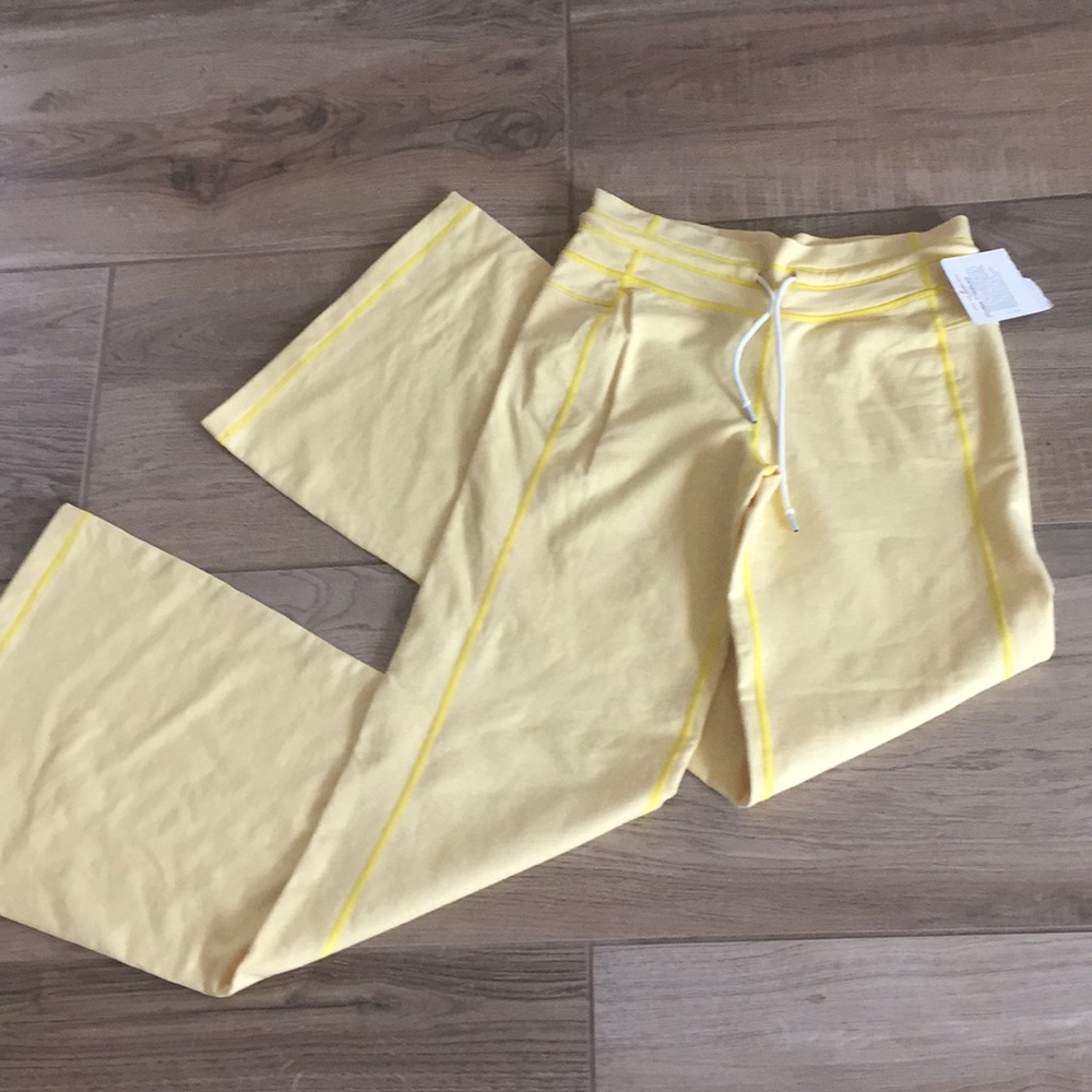 Lululemon voyage French terry yellow sweatpants